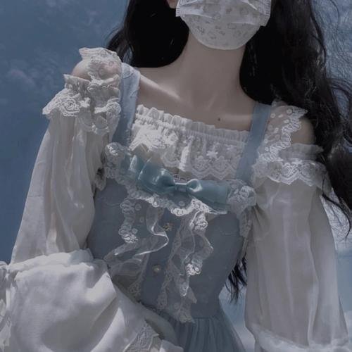 靠山吃山，重回80后我苟在山村